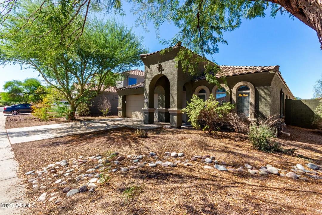 Real Estate Picture 3