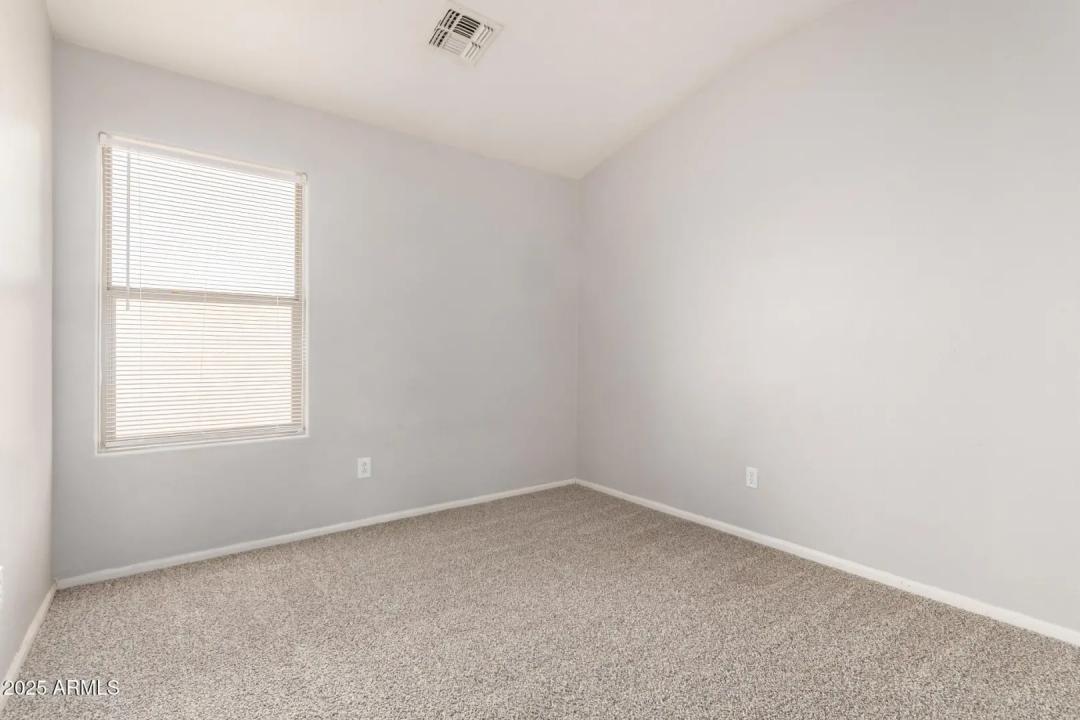 Real Estate Picture 18