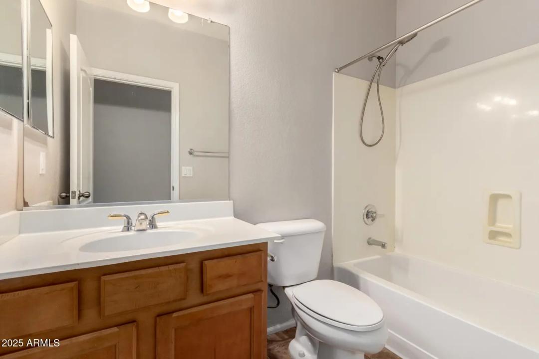 Real Estate Picture 24