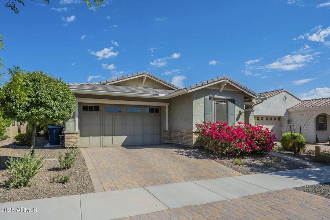Real Estate Picture 13