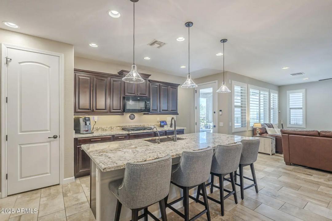 Real Estate Picture 22