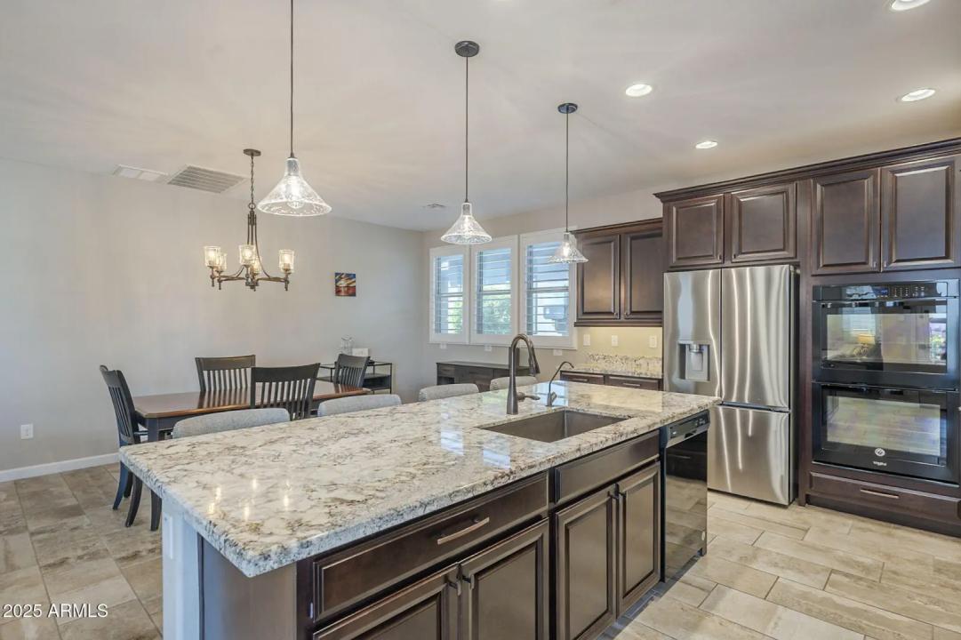 Real Estate Picture 24