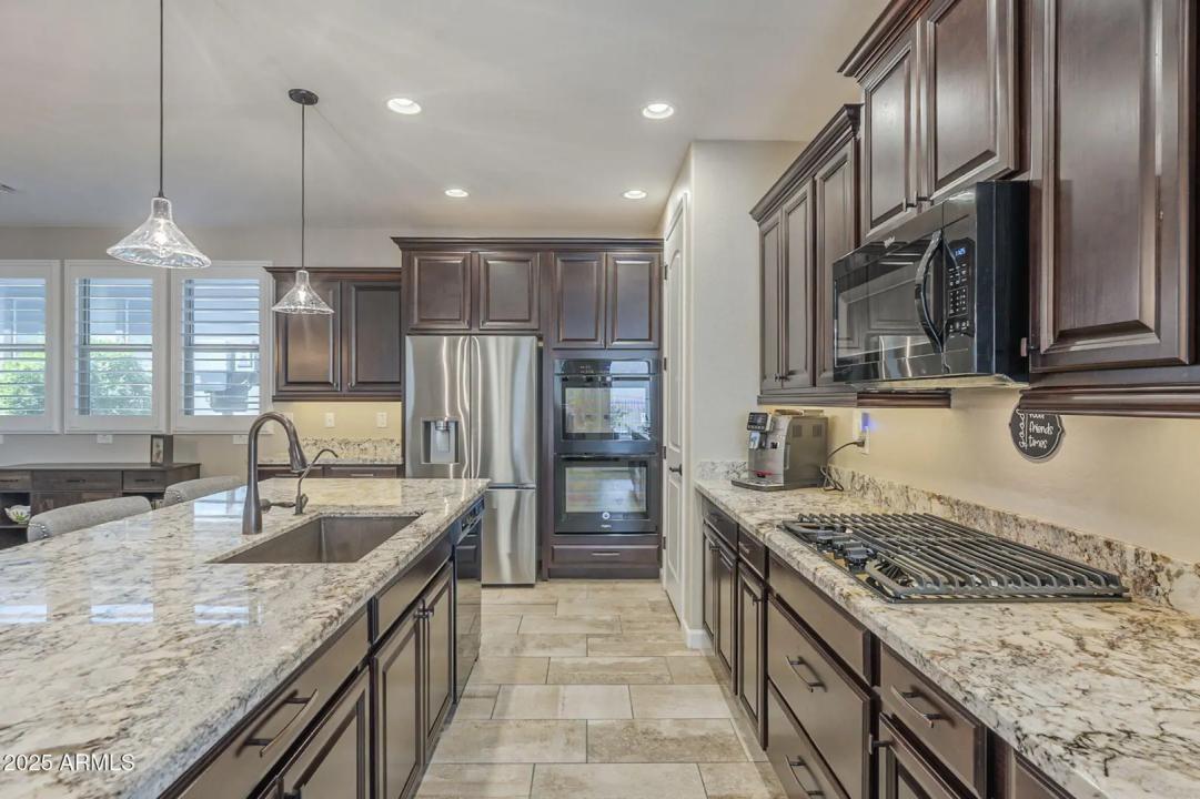 Real Estate Picture 25