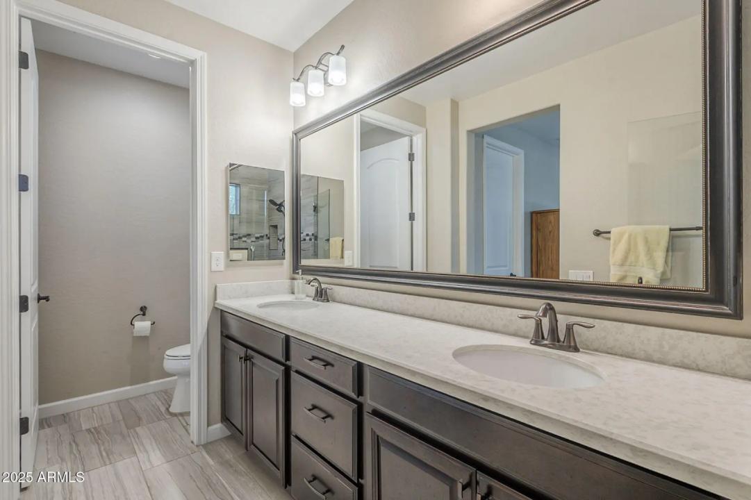 Real Estate Picture 32