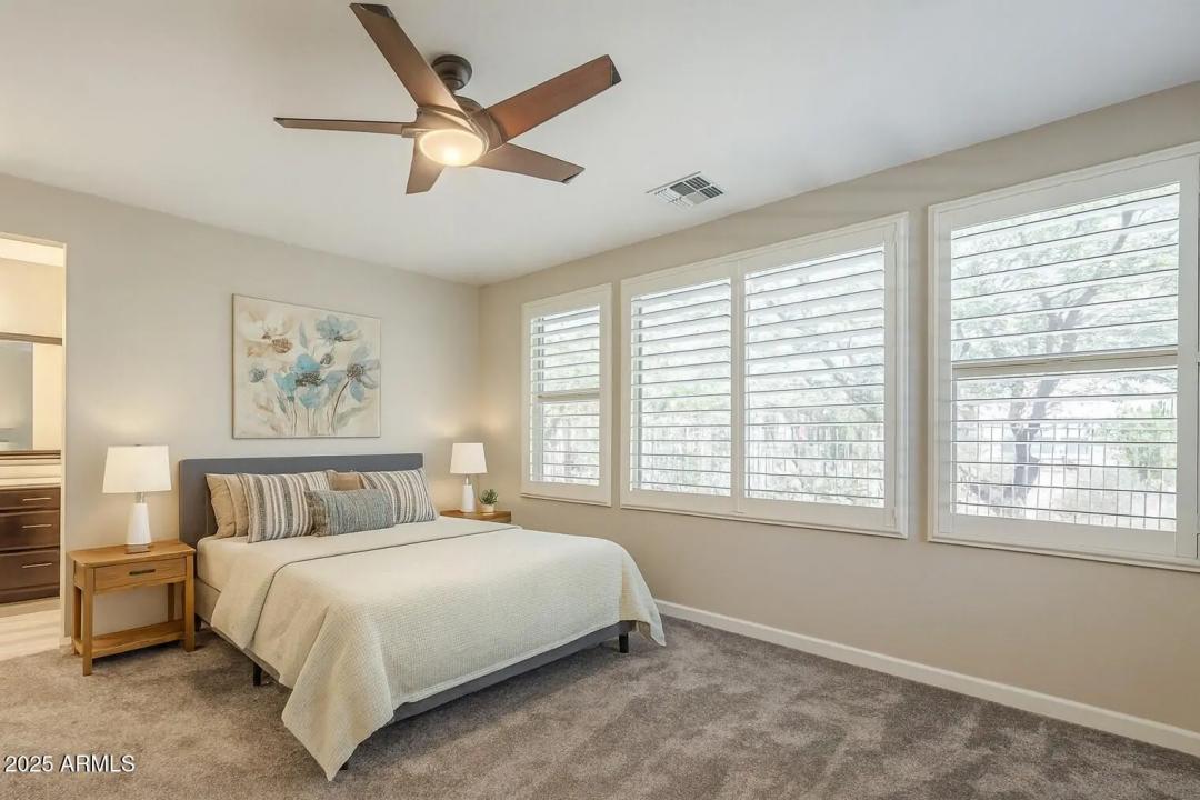 Real Estate Picture 4