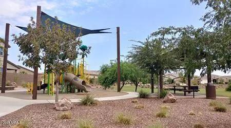 Real Estate Picture 9