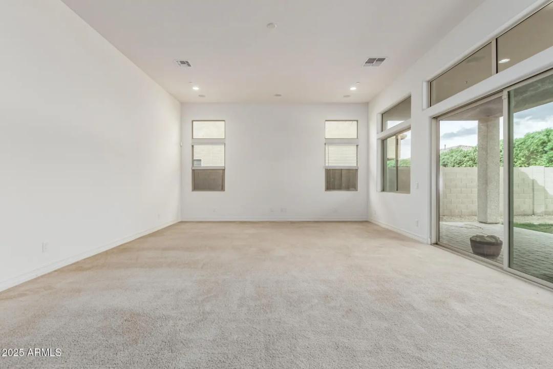 Real Estate Picture 15