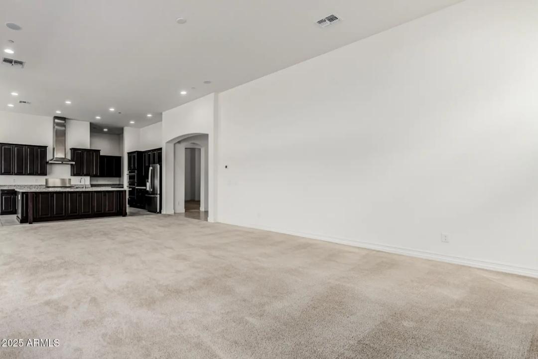 Real Estate Picture 12