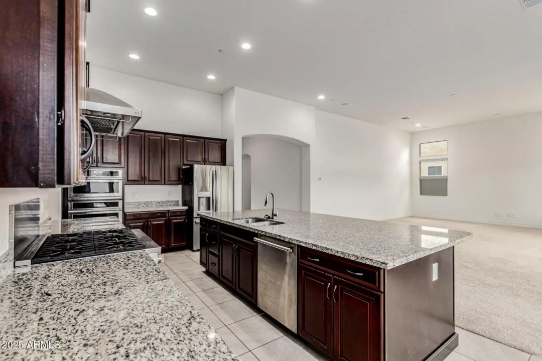 Real Estate Picture 11