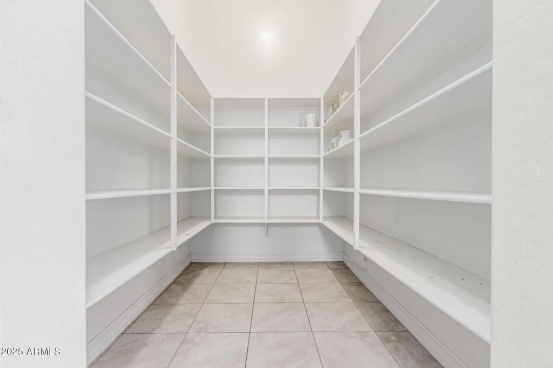 Real Estate Picture 14