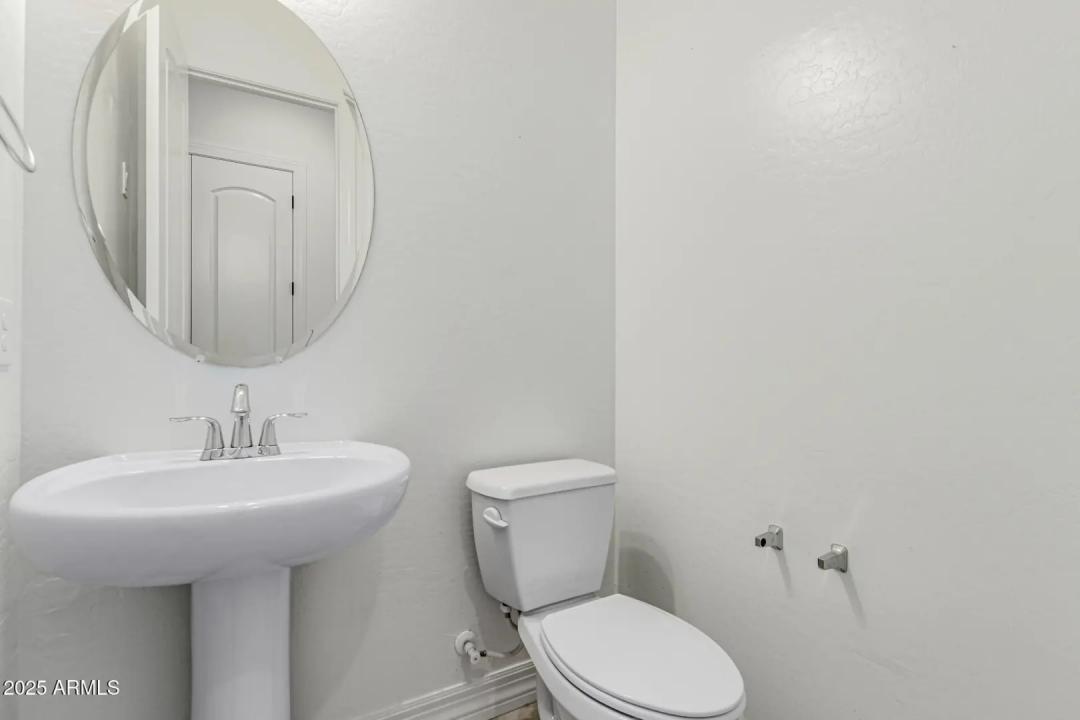 Real Estate Picture 24