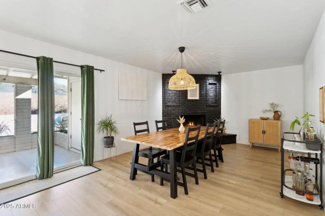 Real Estate Picture 8