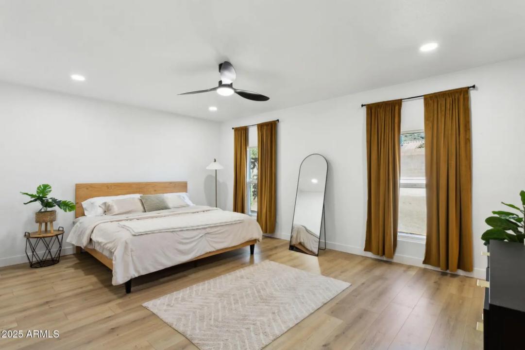 Real Estate Picture 10