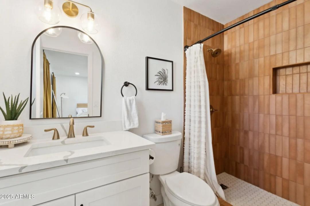 Real Estate Picture 12
