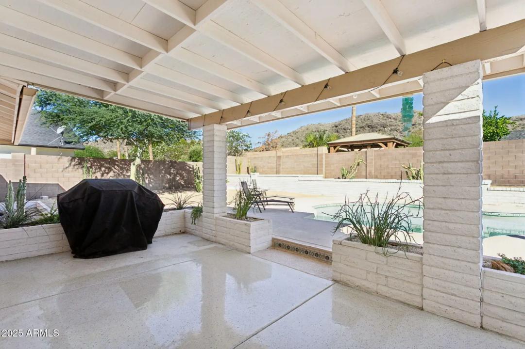 Real Estate Picture 20