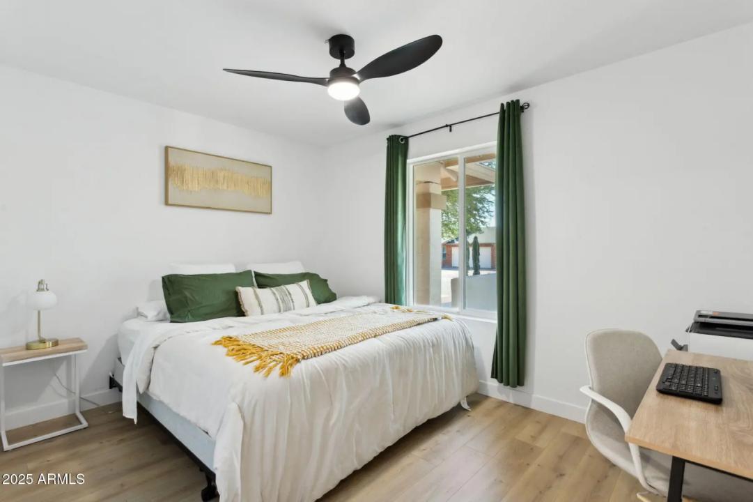 Real Estate Picture 18