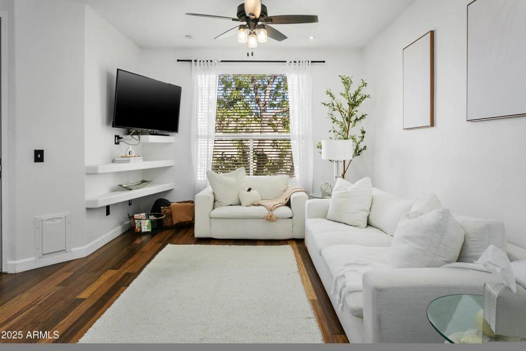 Real Estate Picture 3
