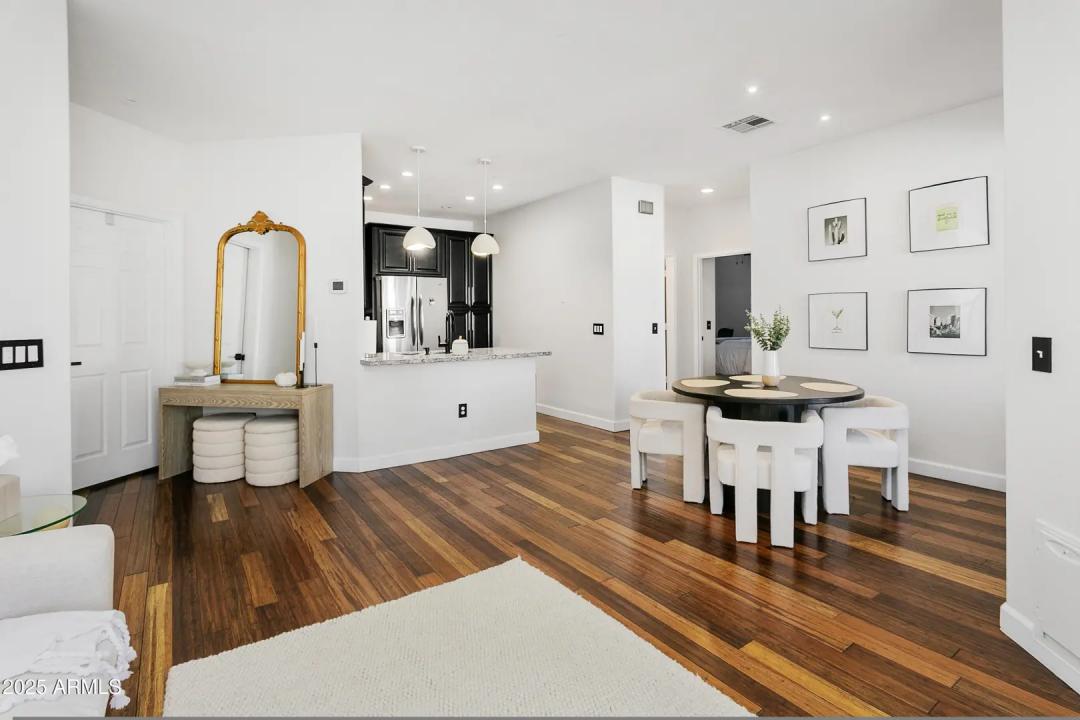 Real Estate Picture 5
