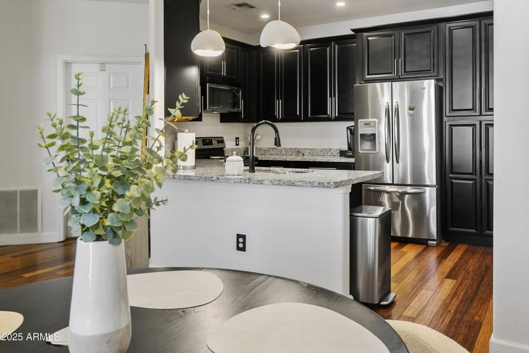 Real Estate Picture 7