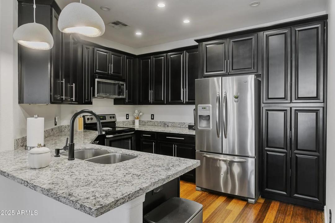 Real Estate Picture 8