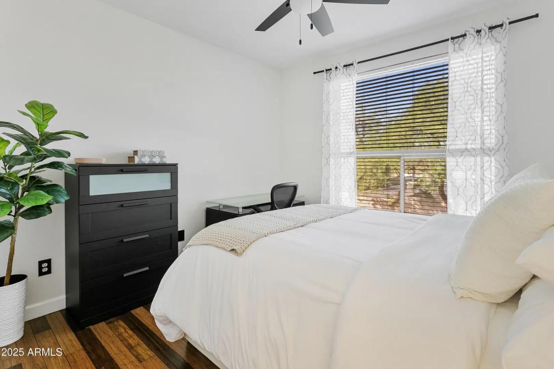 Real Estate Picture 13