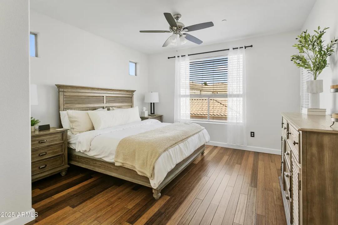Real Estate Picture 14