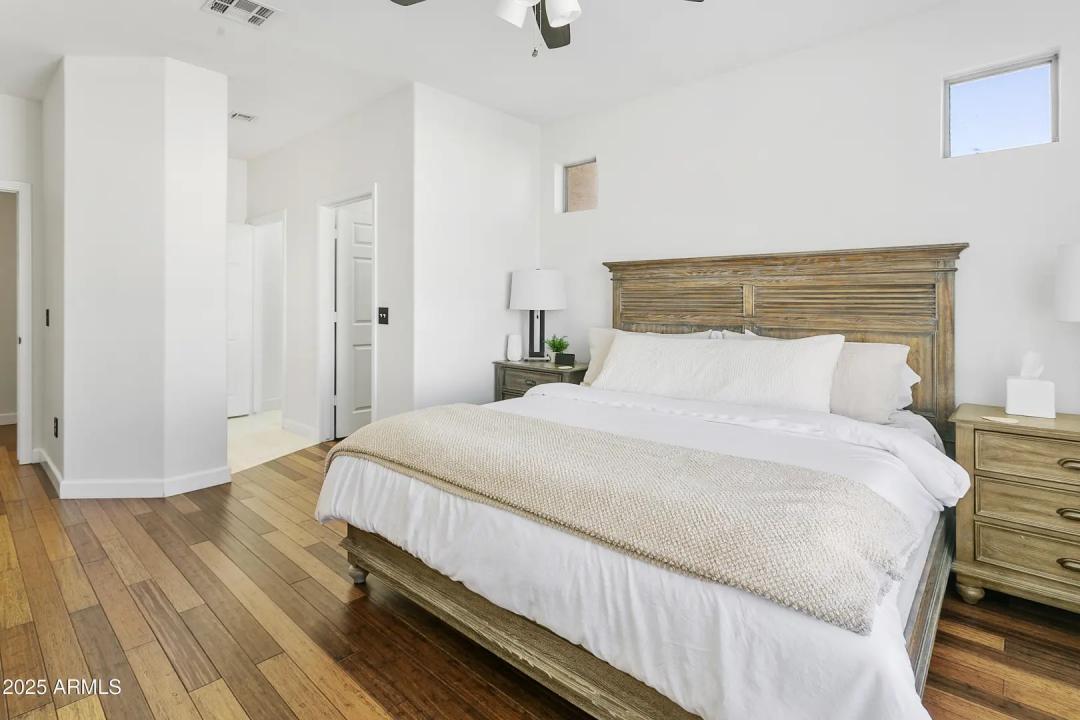Real Estate Picture 15