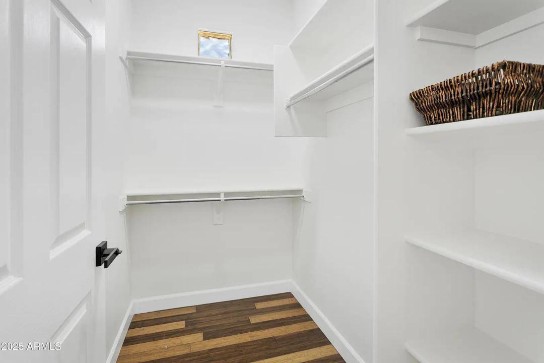 Real Estate Picture 17