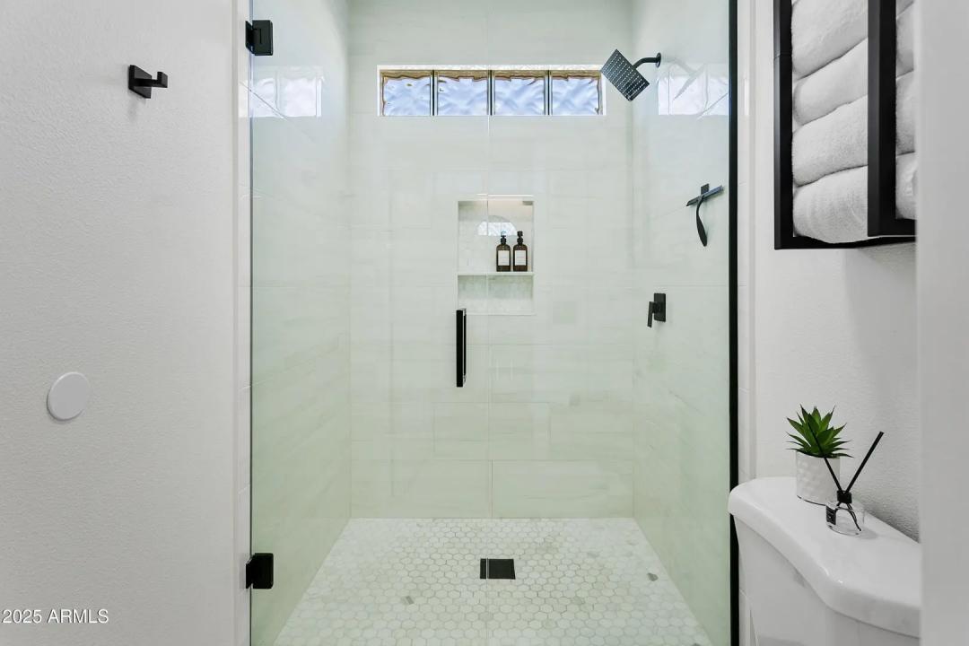 Real Estate Picture 18