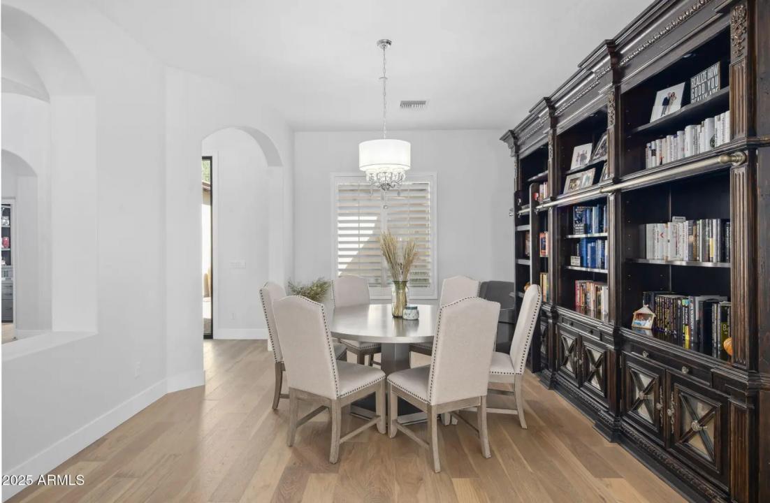 Real Estate Picture 4