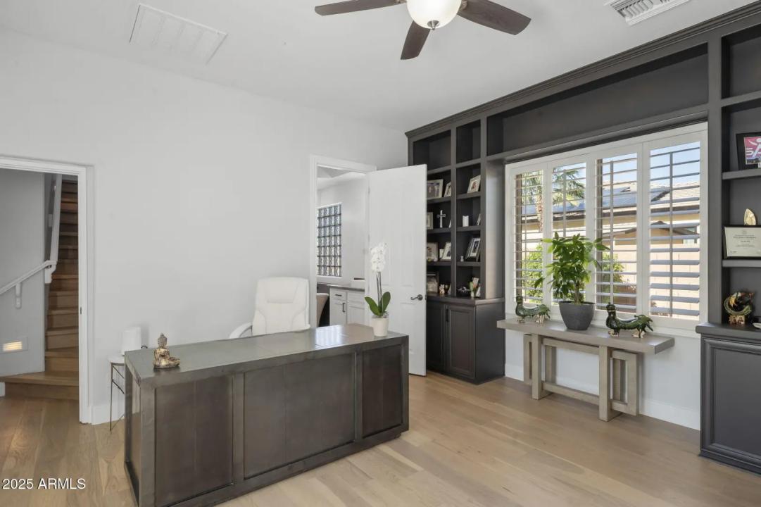 Real Estate Picture 8