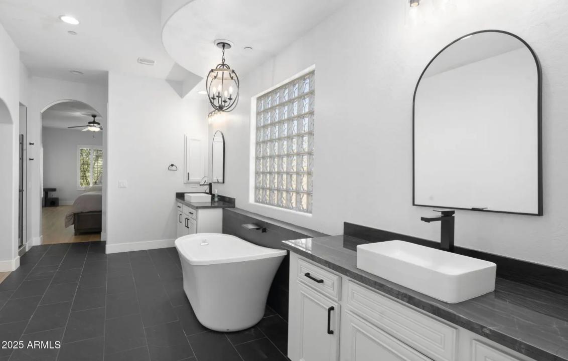 Real Estate Picture 9