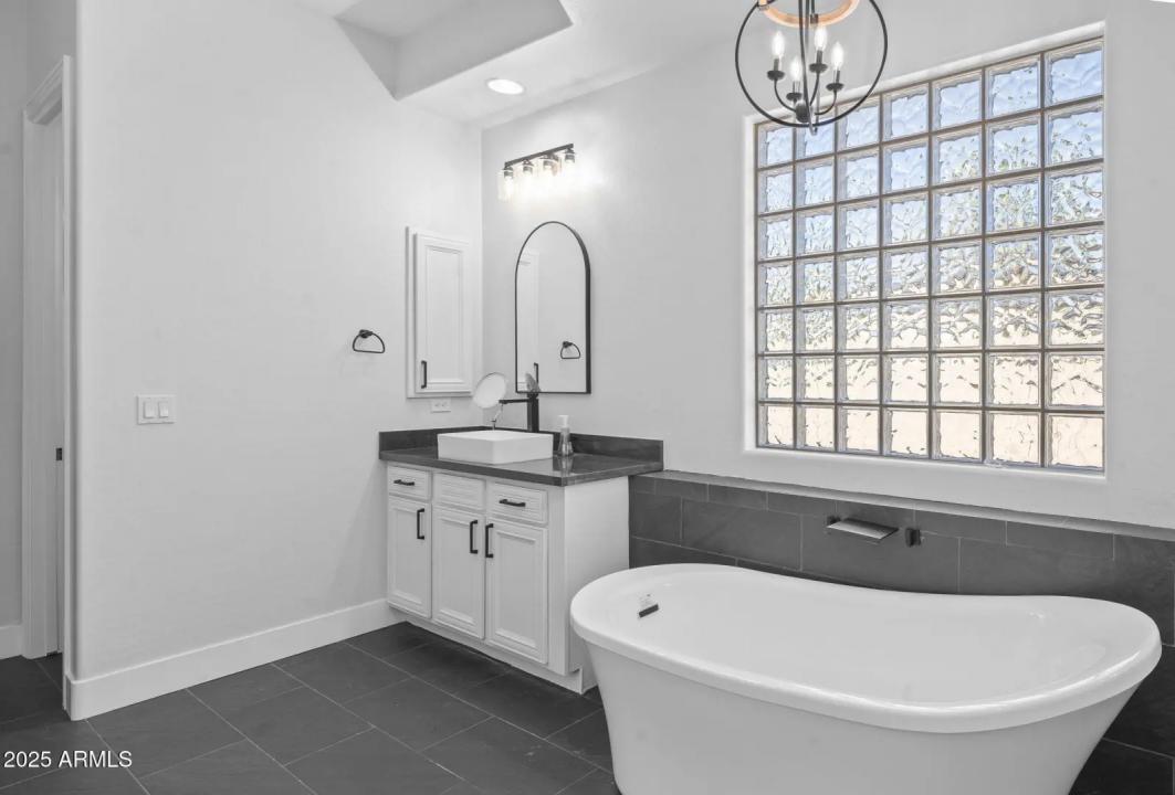 Real Estate Picture 10