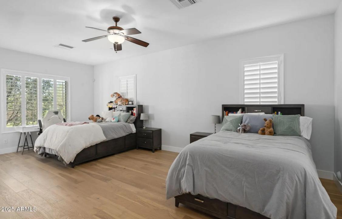 Real Estate Picture 13