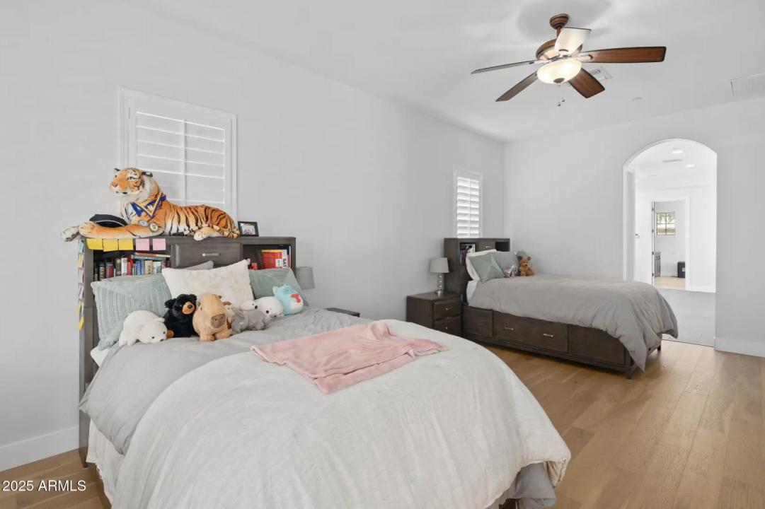 Real Estate Picture 15