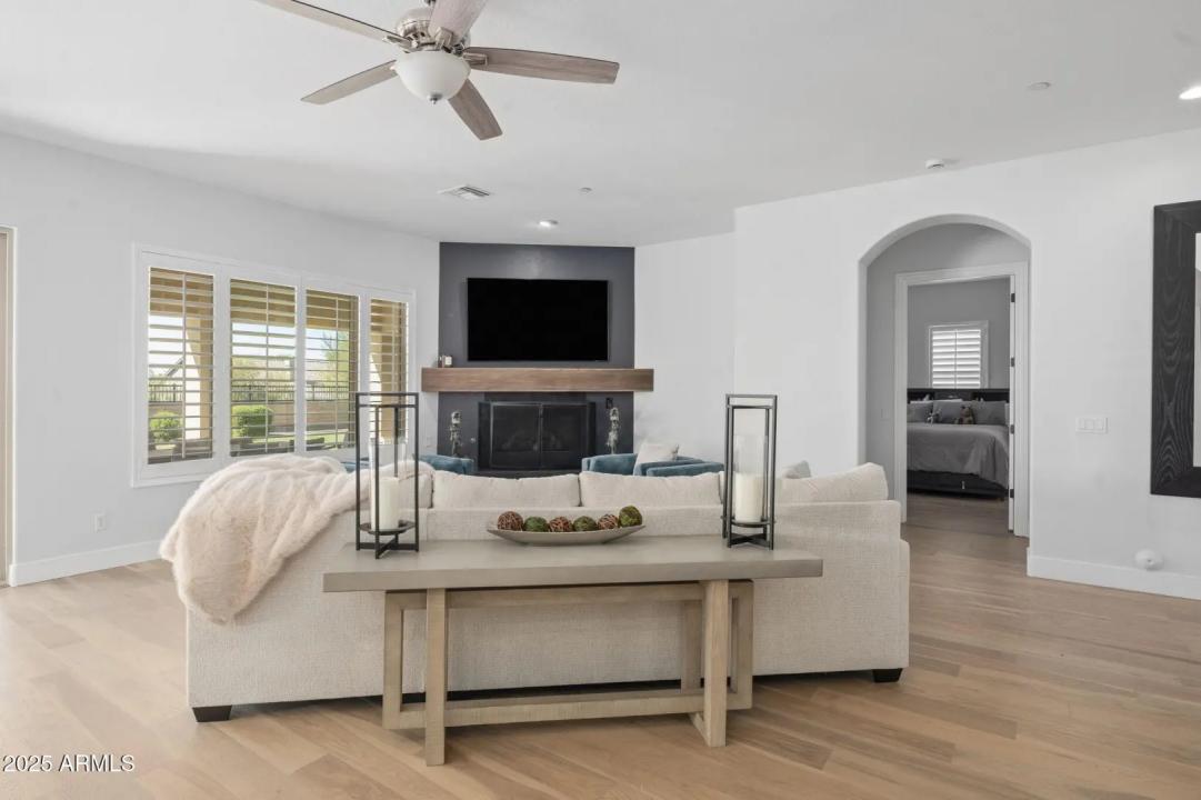 Real Estate Picture 16