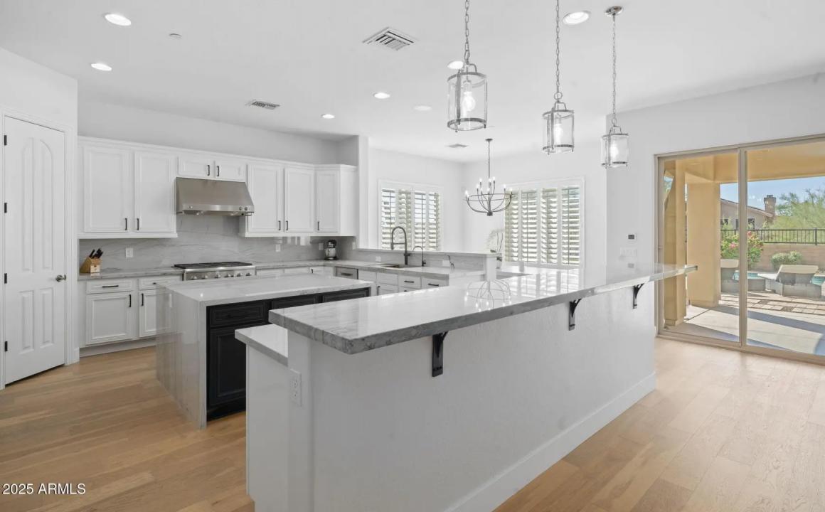 Real Estate Picture 17