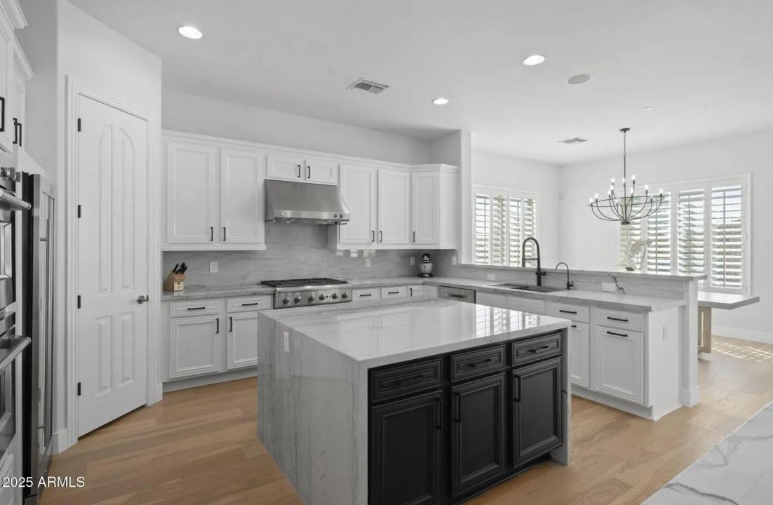 Real Estate Picture 18