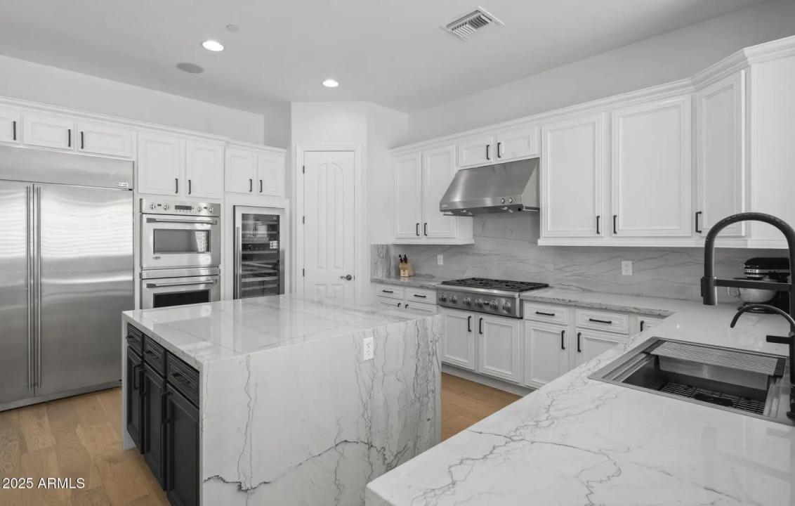 Real Estate Picture 19