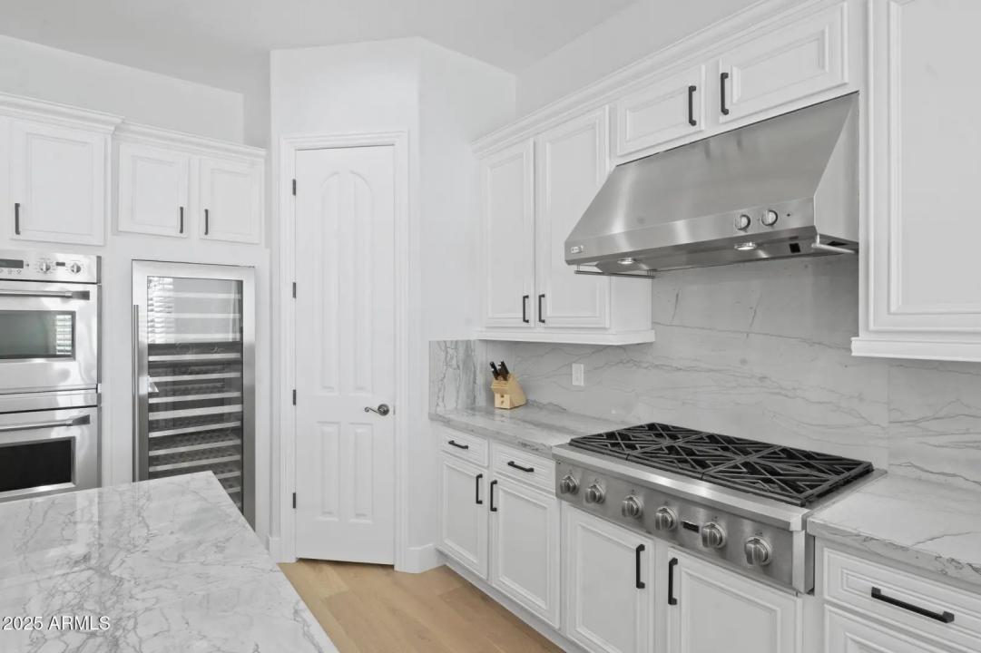 Real Estate Picture 22