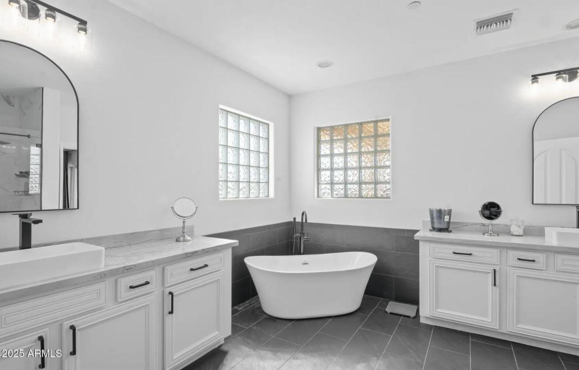 Real Estate Picture 35