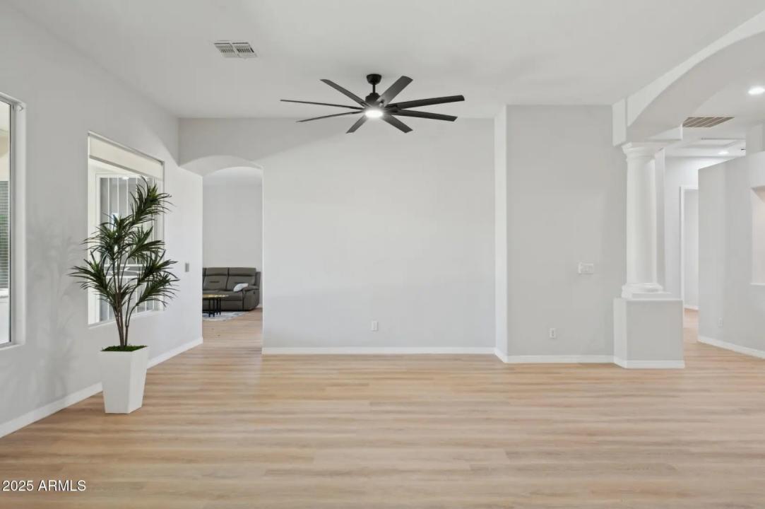 Real Estate Picture 11