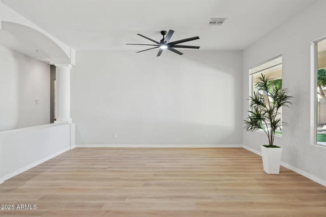 Real Estate Picture 12