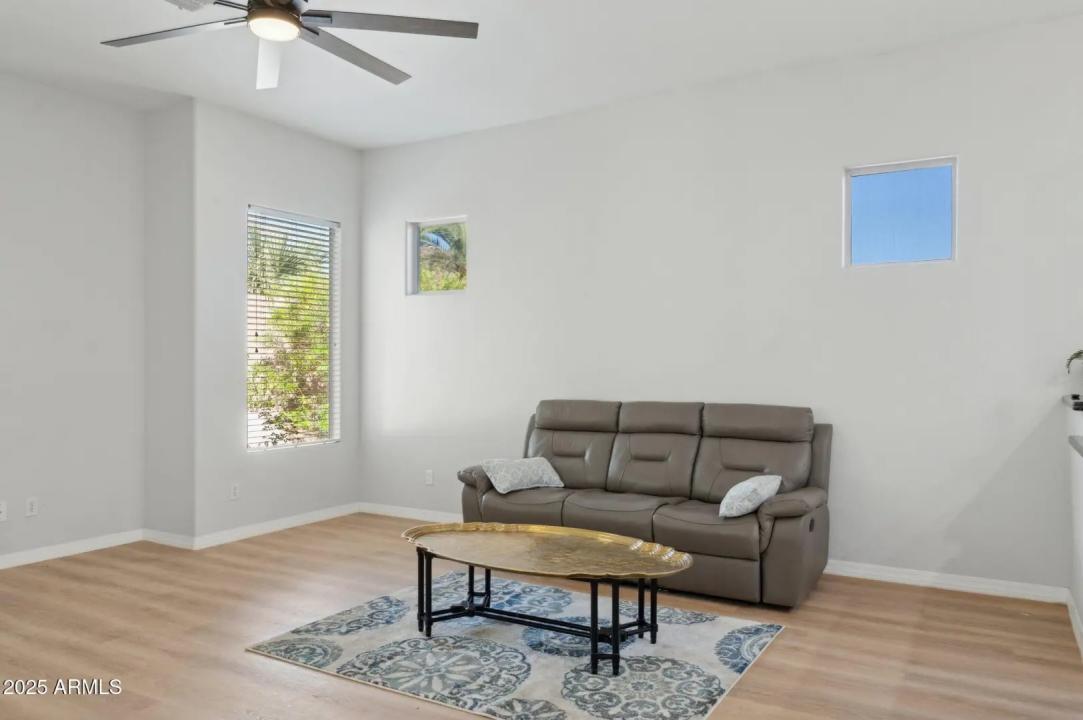 Real Estate Picture 13