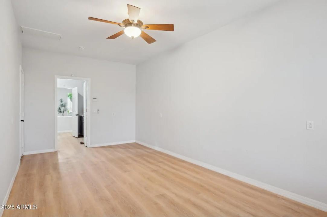 Real Estate Picture 43