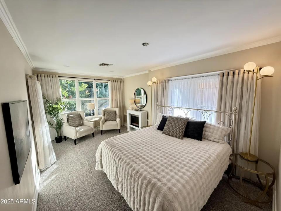 Real Estate Picture 11