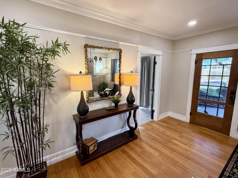 Real Estate Picture 3