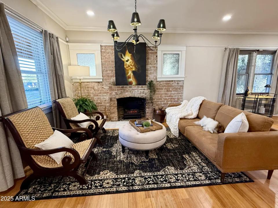 Real Estate Picture 4