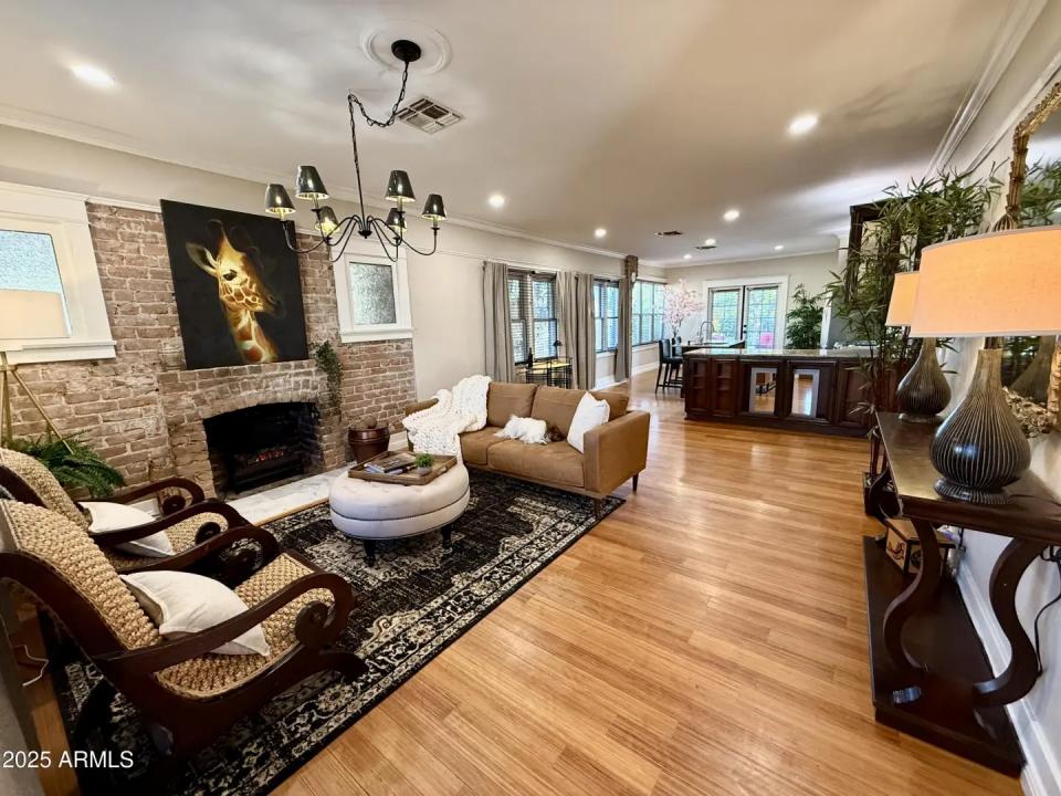 Real Estate Picture 6