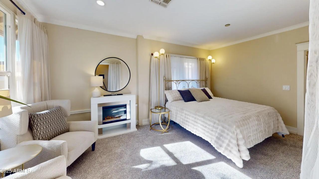 Real Estate Picture 16